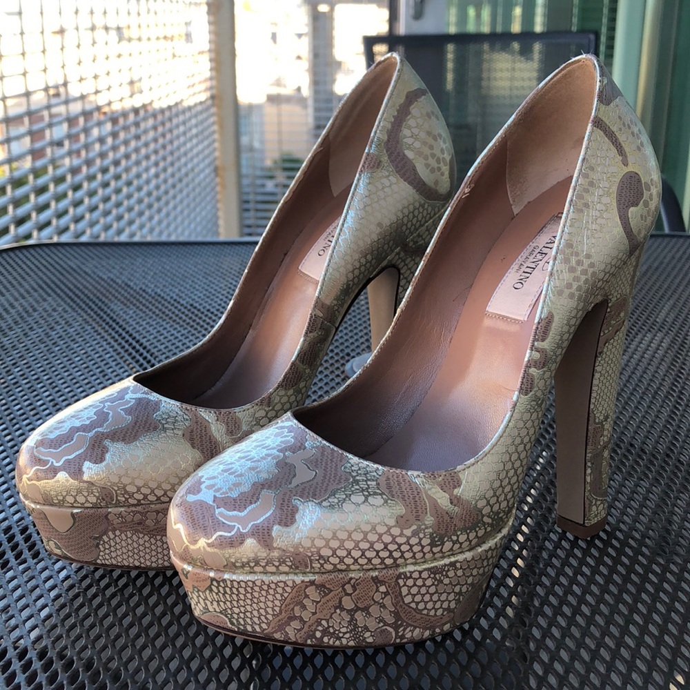 Valentino gold and blush platform pumps Size 37 - Picture 2 of 8
